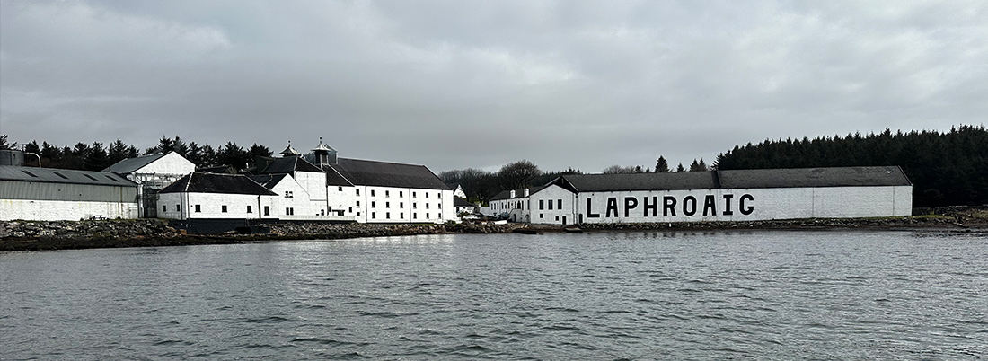 Laphroaig: un viaje guiado por la turba