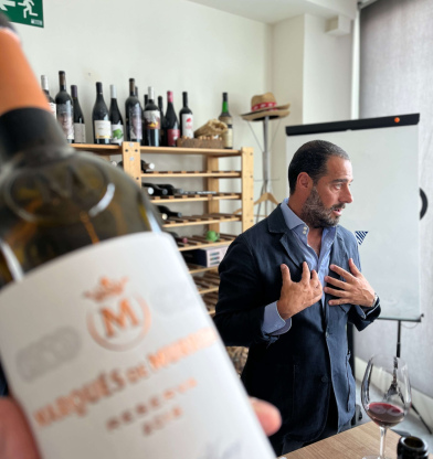 Vicente D. Cebrián-Sagarriga en Sala de Cata