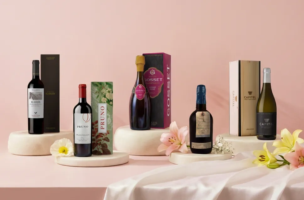 Botellas de vino y estuches para regalo del Día de la Madre