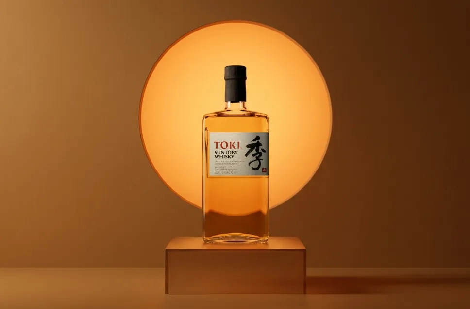 Botella de Suntory Toki Blended Japanese Whisky