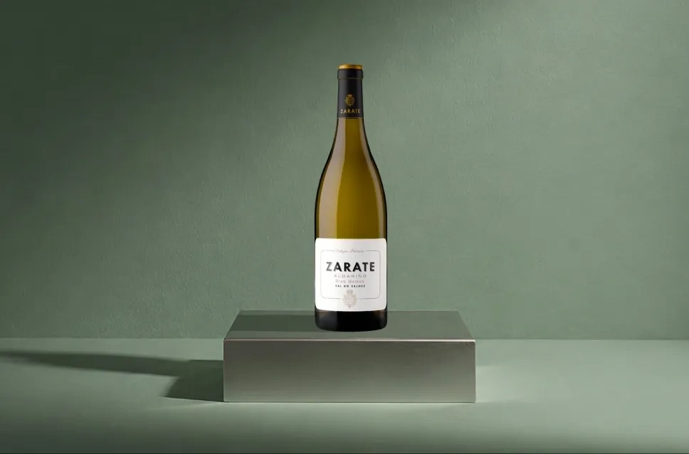 Botella de vino Zárate Albariño 2025