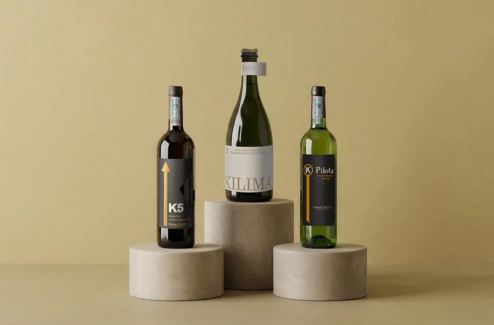 Botellas de vino de la bodega K5