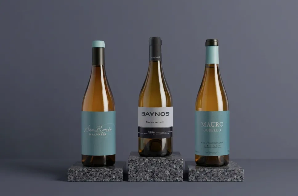 Botellas de vino de las bodegas Mauro y San Román