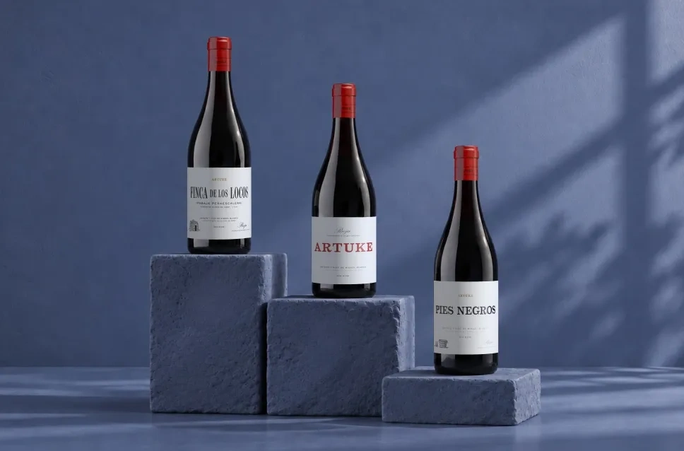 Botellas de vino de la bodega Artuke