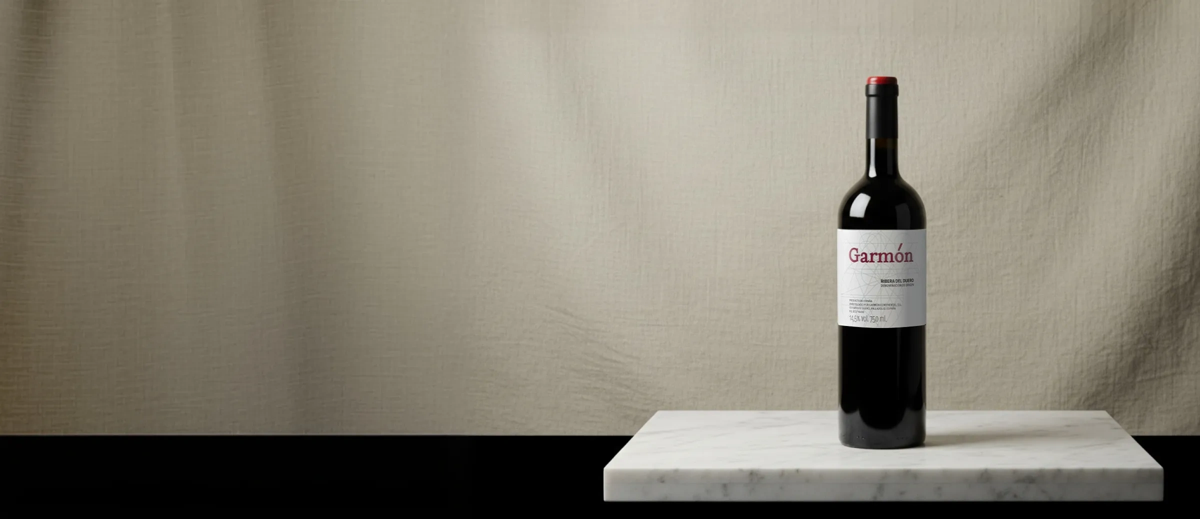 Botella de vino Garmón 2022