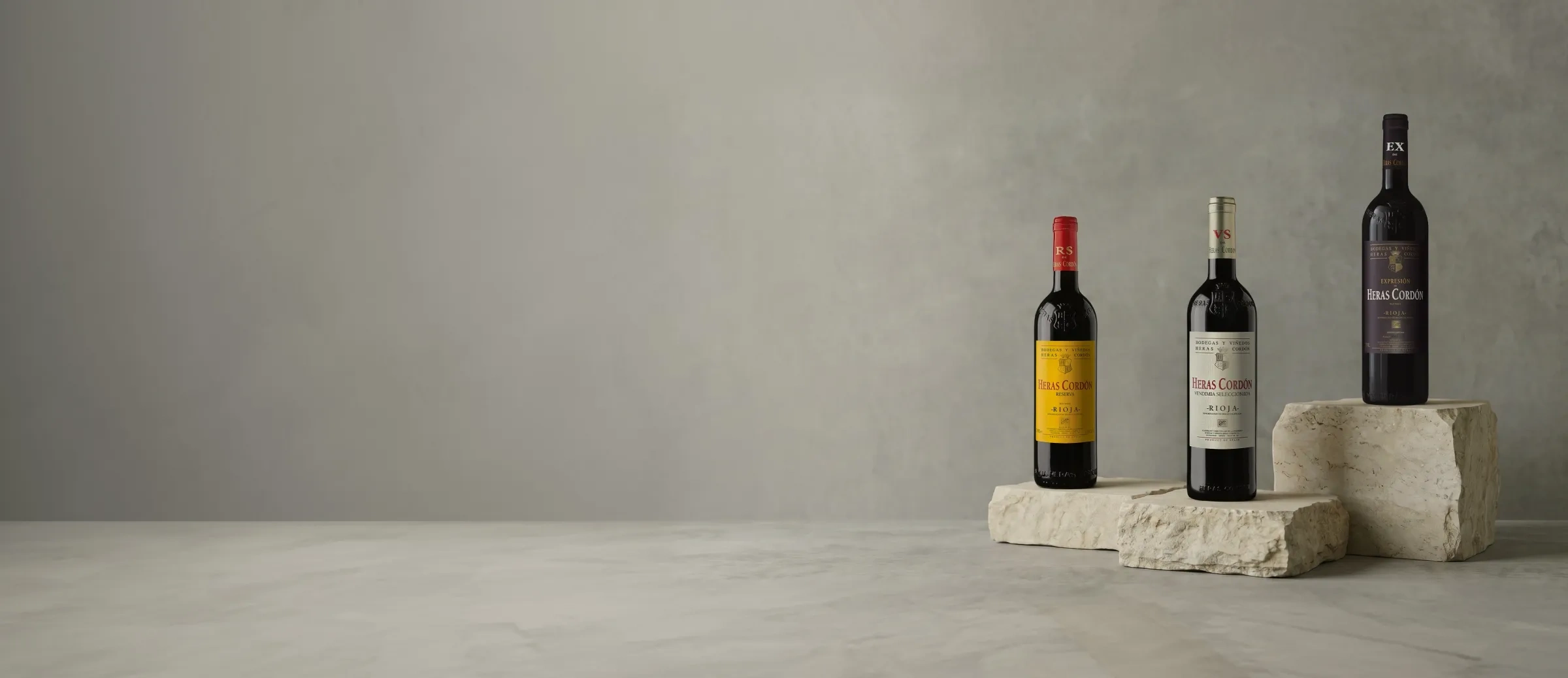 Botellas de vino de la bodega Heras Cordón
