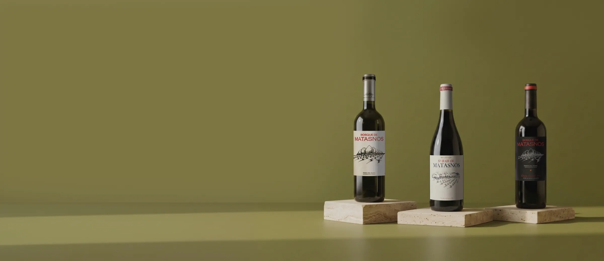 Botellas de vino de la bodega Bosque de Matasnos
