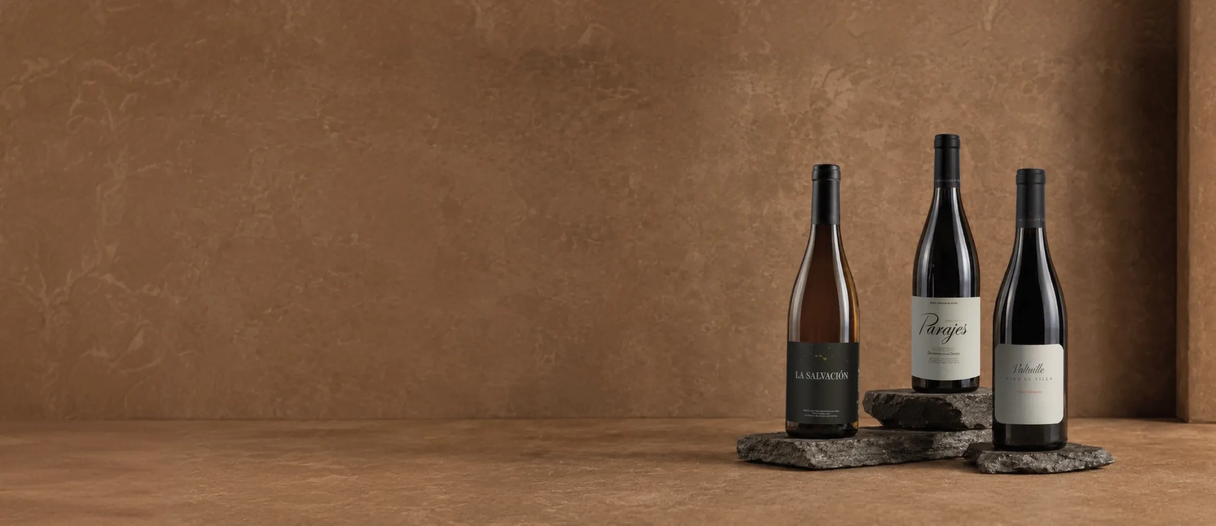 Botellas de vino de la bodega César Márquez