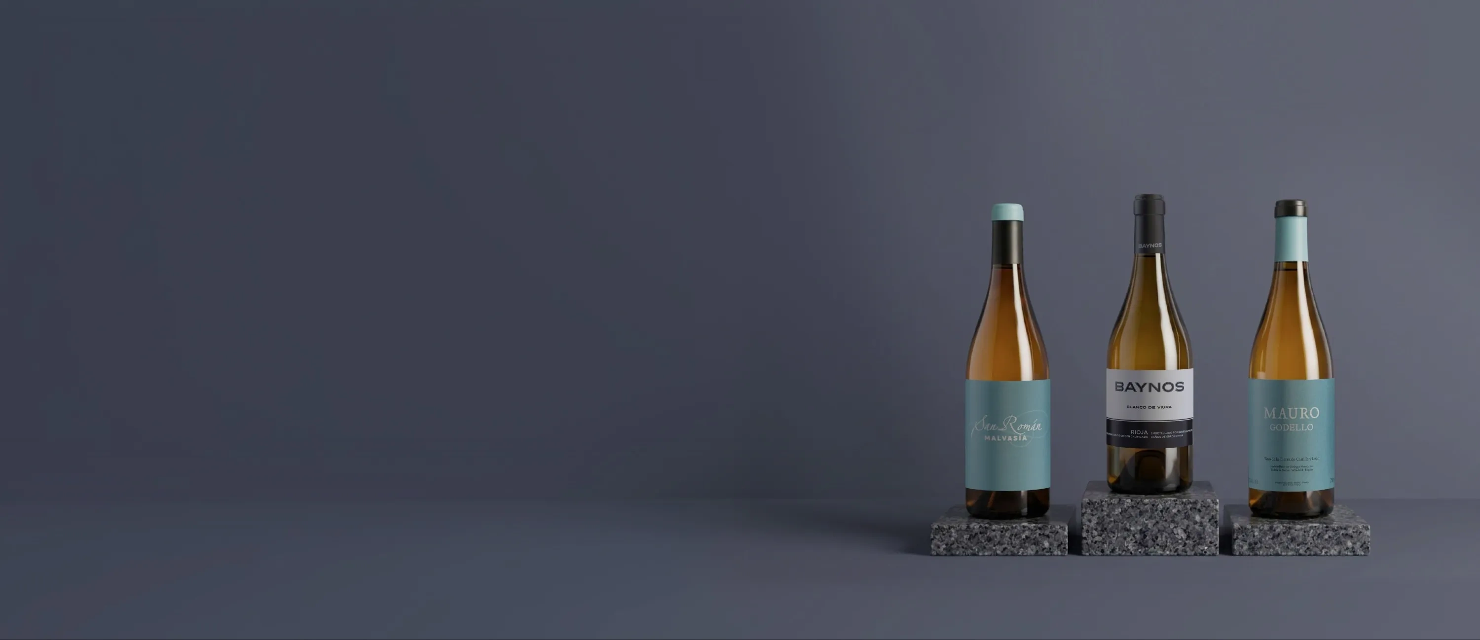 Botellas de vino de las bodegas Mauro y San Román