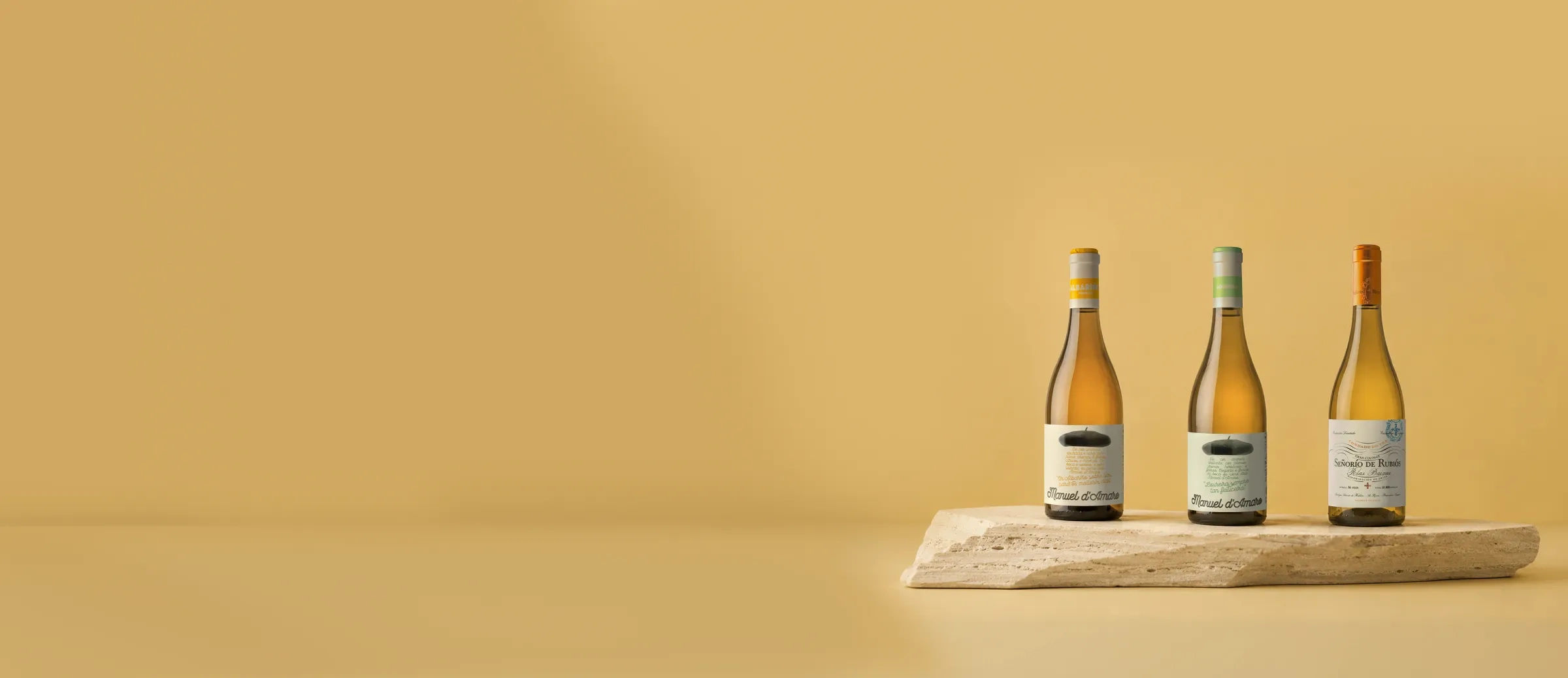 Botellas de vino de la bodega Señorío de Rubiós