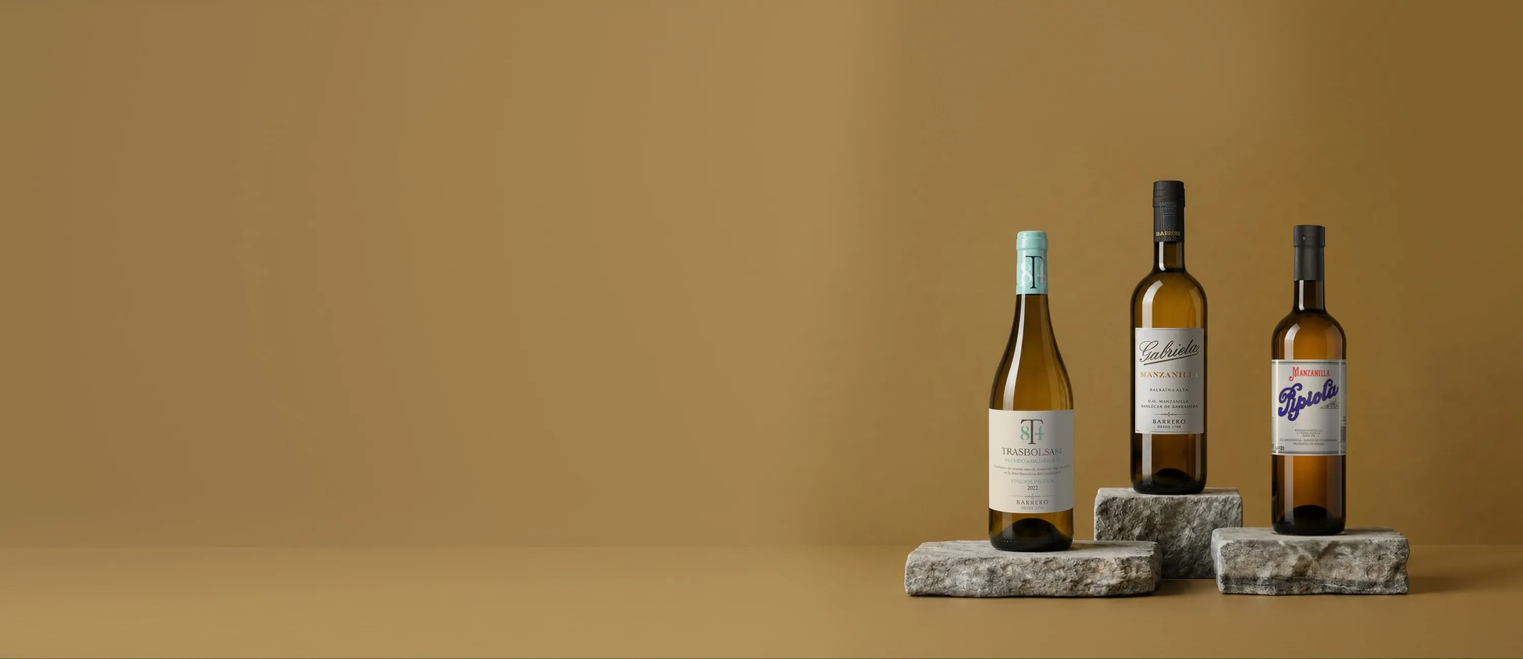 Botellas de vino y manzanilla de Bodegas Barrero