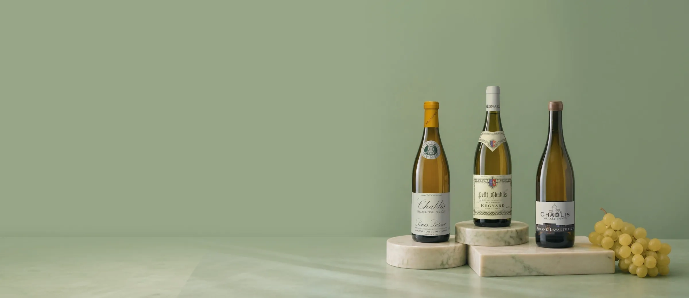Botellas de vino blanco Chablis con descuento del 10%