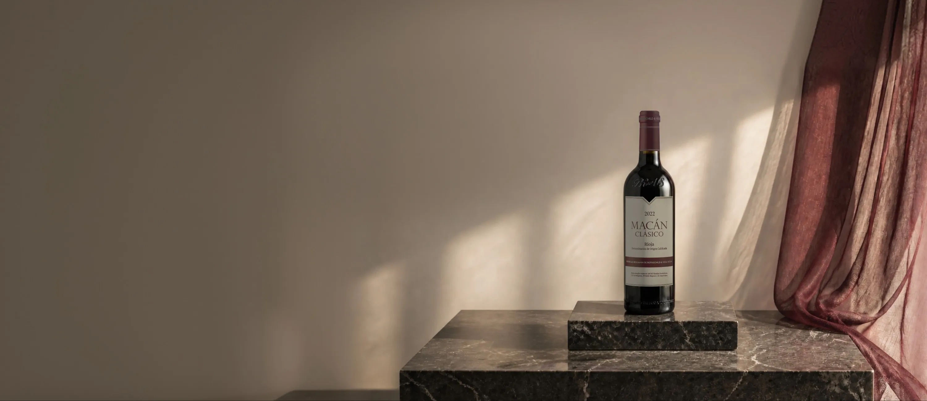 Botella de vino Macán Clásico 2022