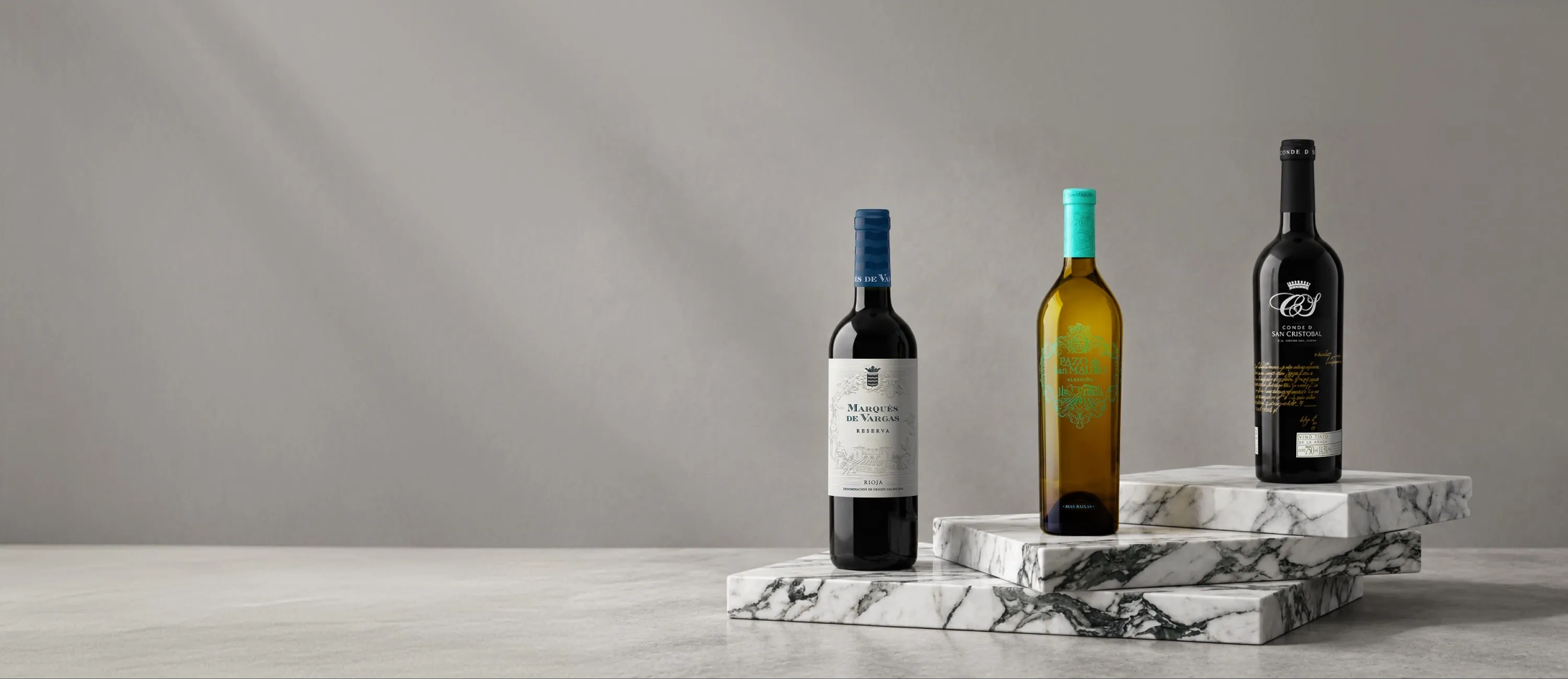 Botellas de vino de las bodegas Pazo de San Mauro, Marqués de Vargas y Conde de San Cristóbal