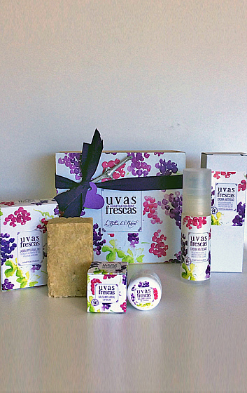 Set caja de madera + crema hidratante + jabón + bálsamo