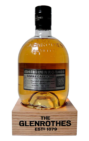 The Glenrothes Vintage 1976 con soporte de madera