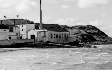 Edificio de la destilería Bowmore en el pasado
