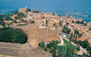 Vista del pueblo de Montalcino