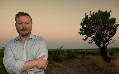 Robert Dougan, fundador