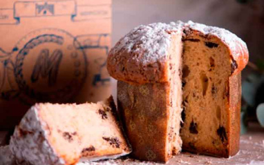 Corte de panettone