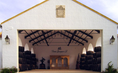 Fachada de bodega