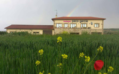 Fachada de bodega