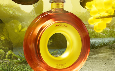 Detalle de la botella de whisky The Macallan Time Space Sherry Cask